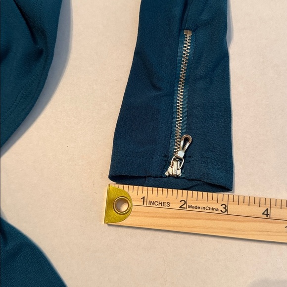 NWT Ann Taylor Teal Square Neck Long Sleeve Ruched-Sides Zipper Wrist Top Size S - Picture 8 of 11